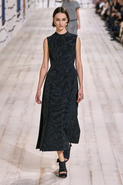 Look 32